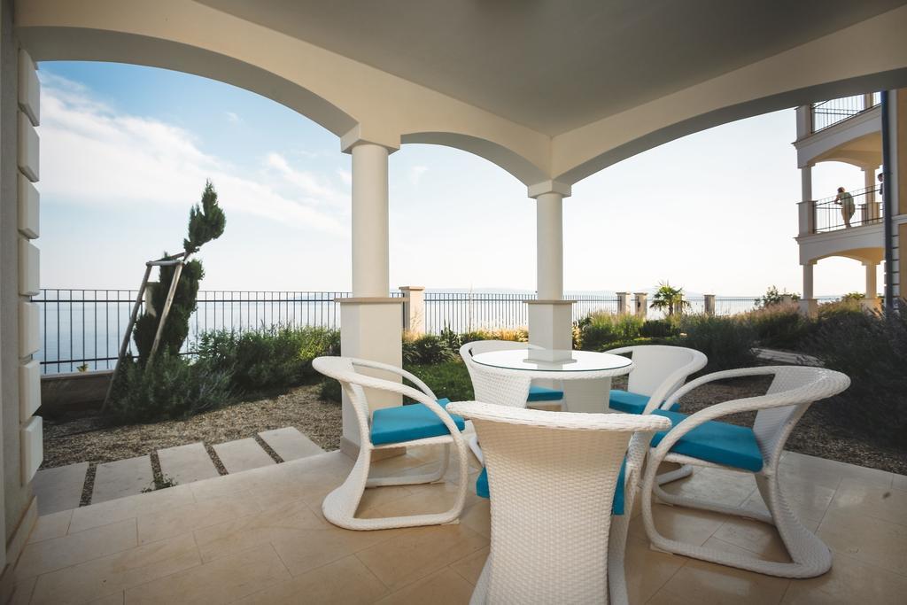 Apartments Poville Residence Повиле Екстериор снимка