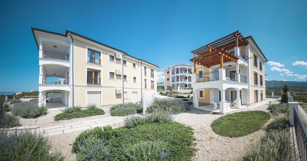 Apartments Poville Residence Повиле Екстериор снимка